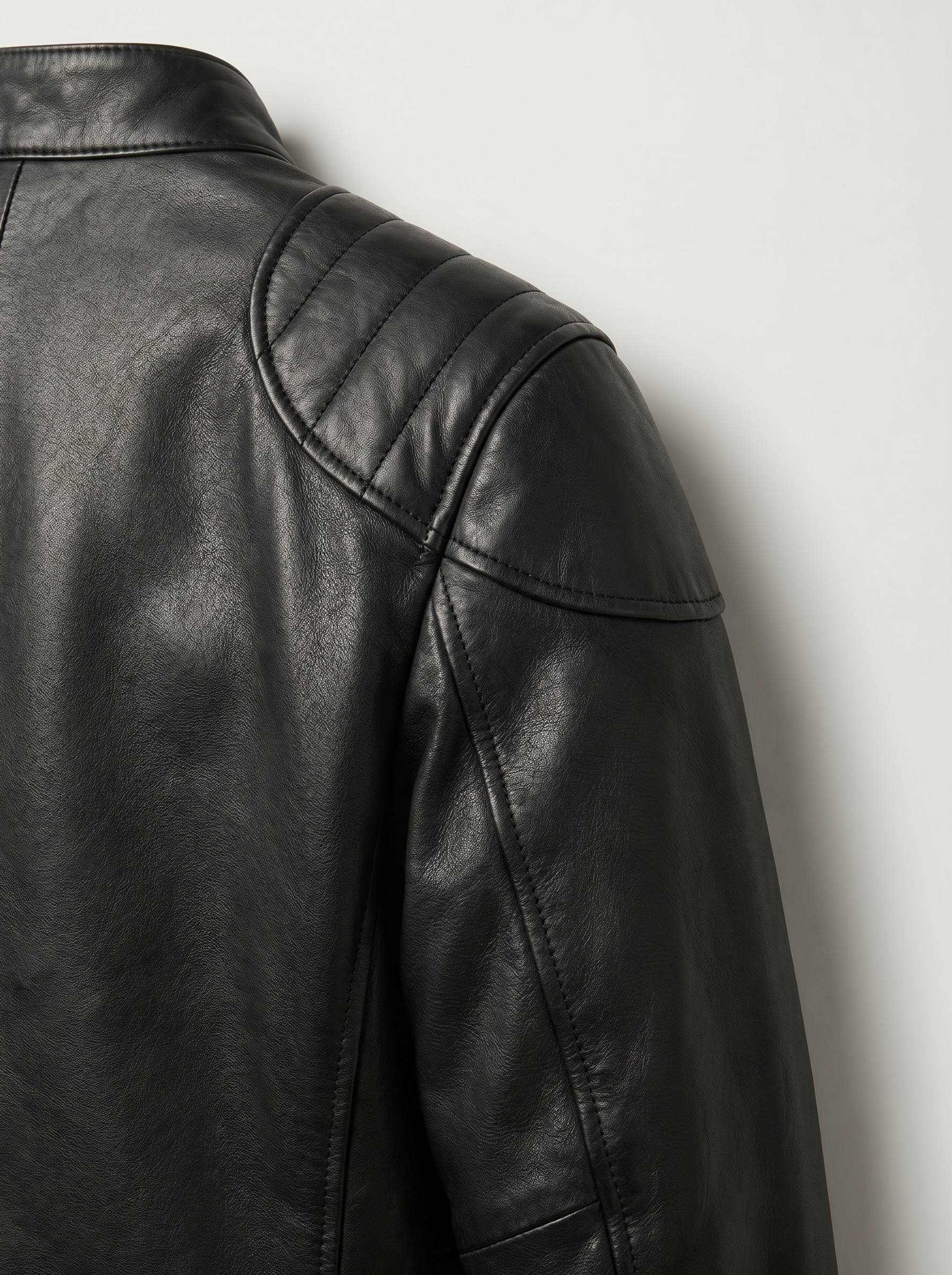 Tifrano Berlin leather jacket padded shoulder and stitching detail