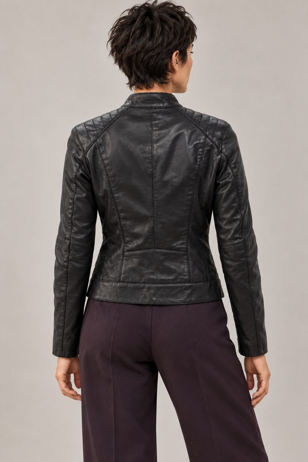 Buenos Aires black leather jacket for women, back view