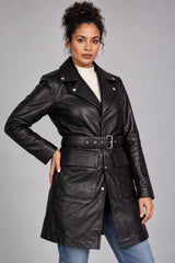 Woman wearing the Ushuaia black leather coat, three-quarter view